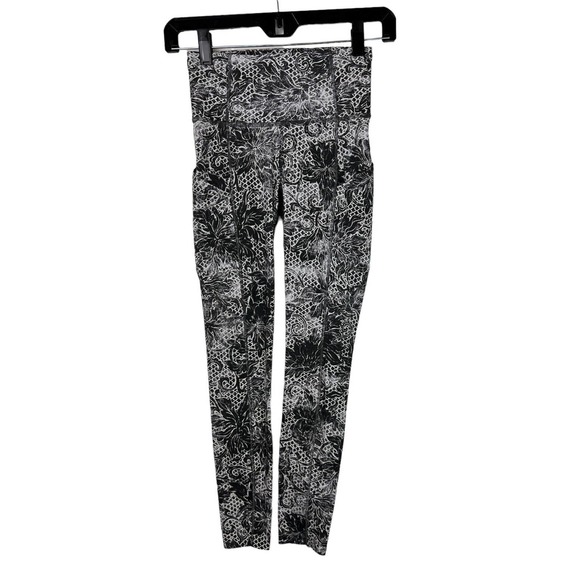 lululemon athletica Pants - Lululemon Fast Free 7/8 Tight Size 2 Serigraph Starlight Black Floral Print 25"